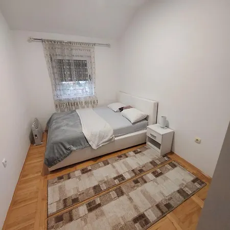 Apartment Nn *